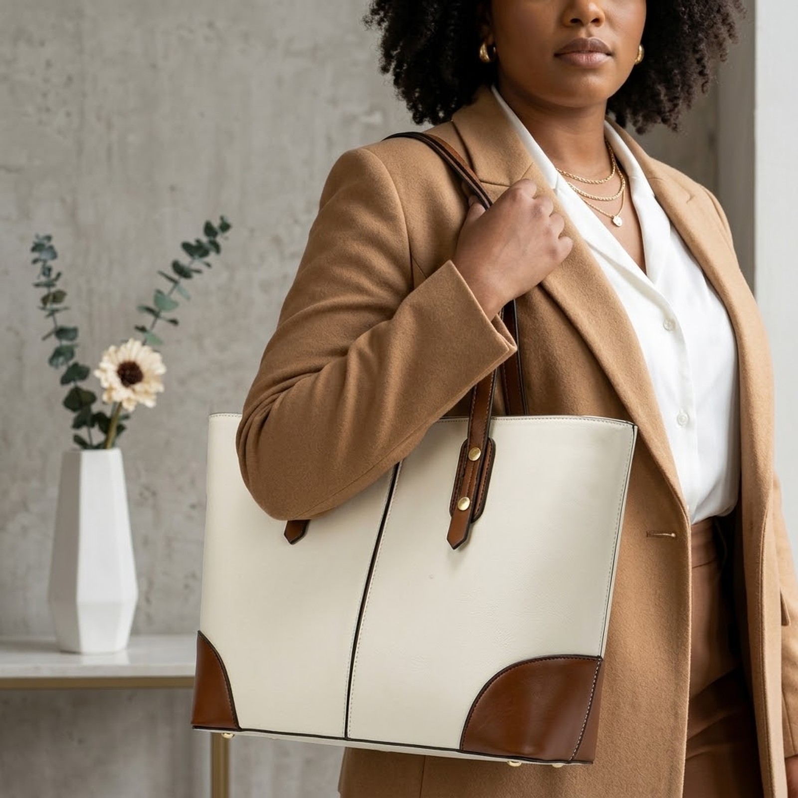Fashionable Ladies Maxi Leather Bag - Image 4