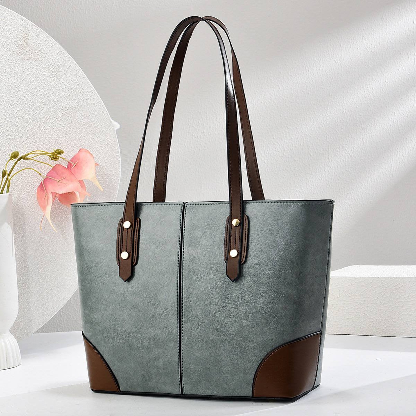 Fashionable Ladies Maxi Leather Bag - Image 2