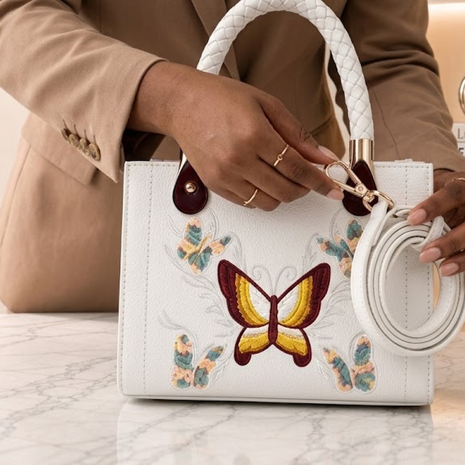 Beautiful and Elegant Women Shoulder Bag (ME) - Image 4