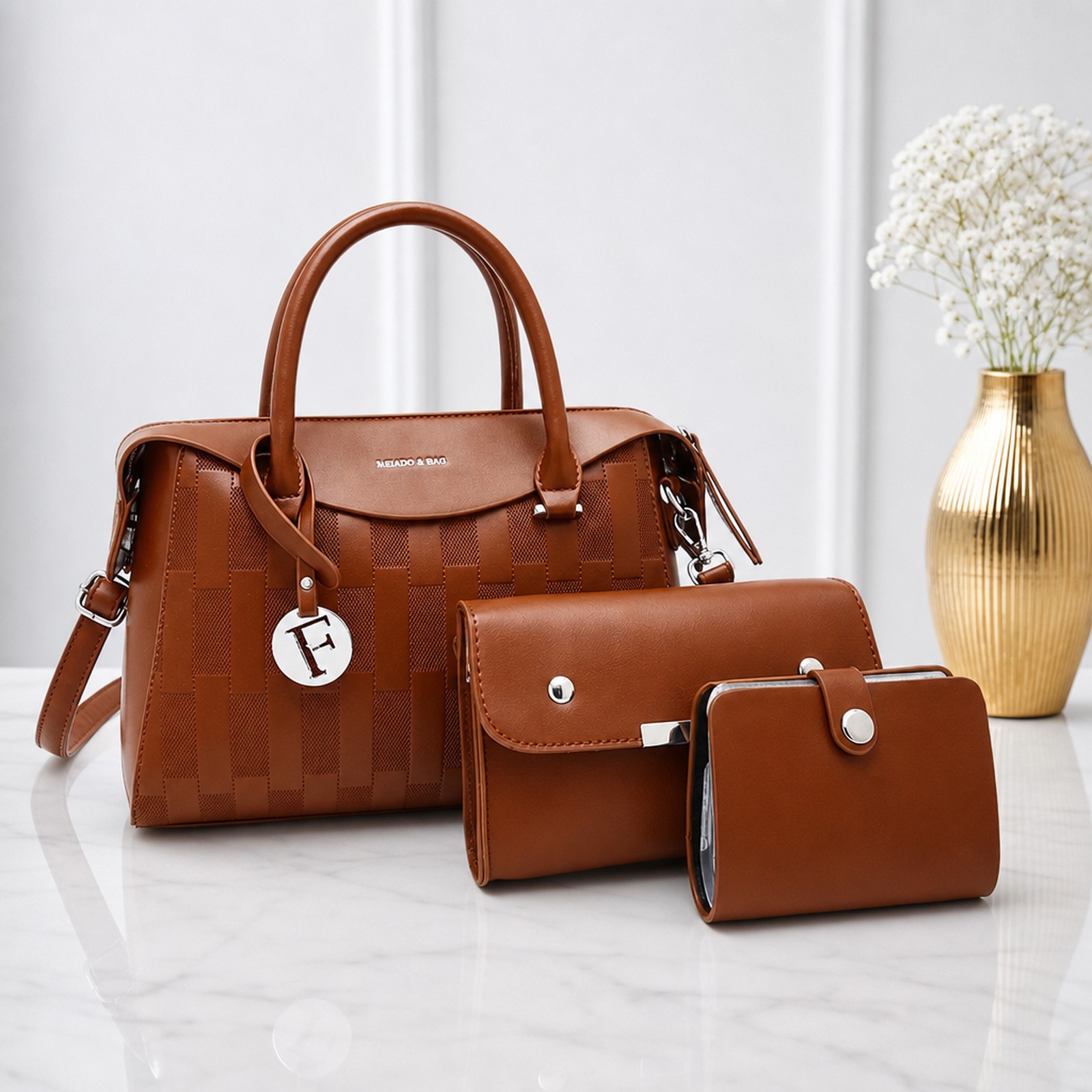 Stylish and Luxurious Looking Women Bag Set - Image 4