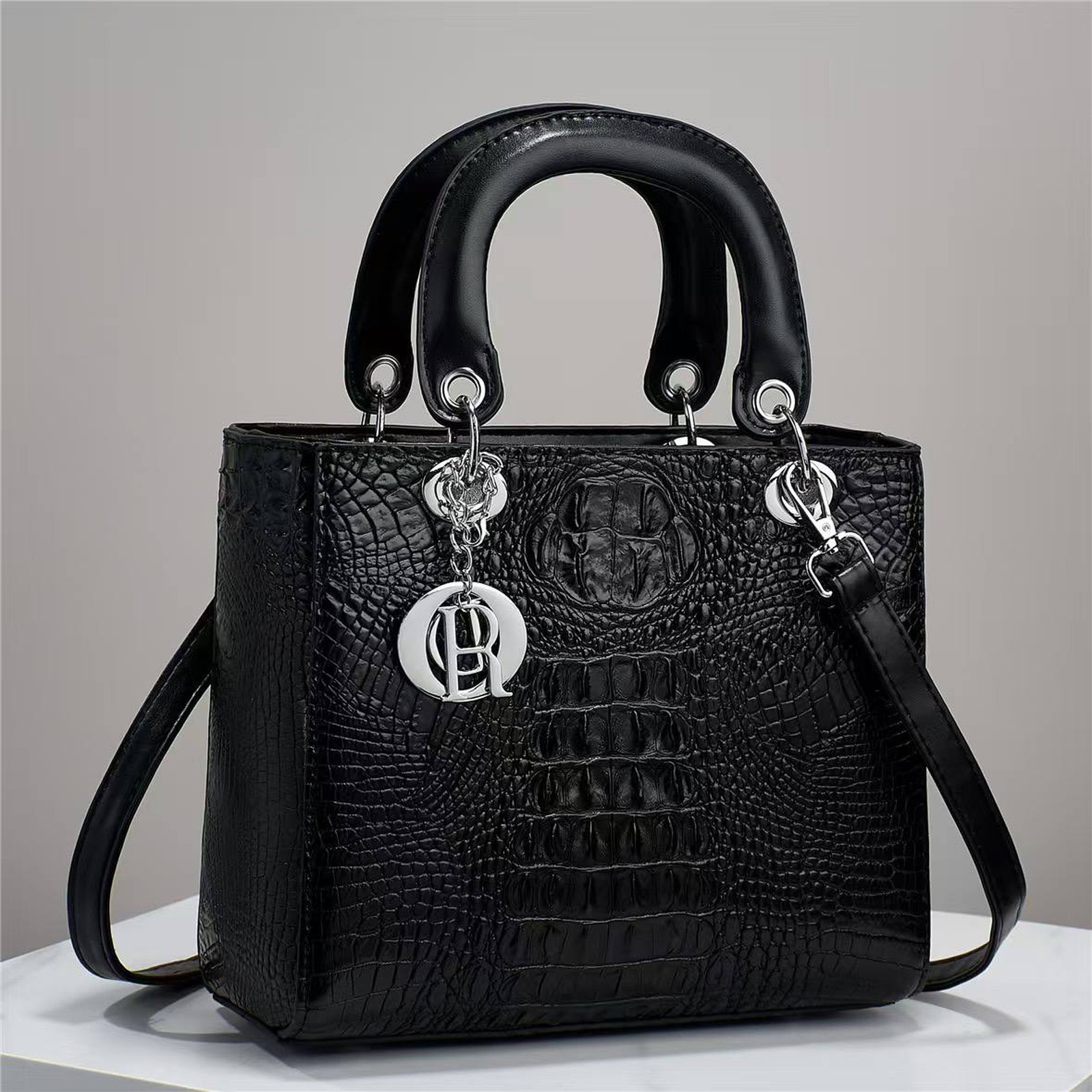 Ladies Fashionable and Trendy Handbag (PM) - Image 3
