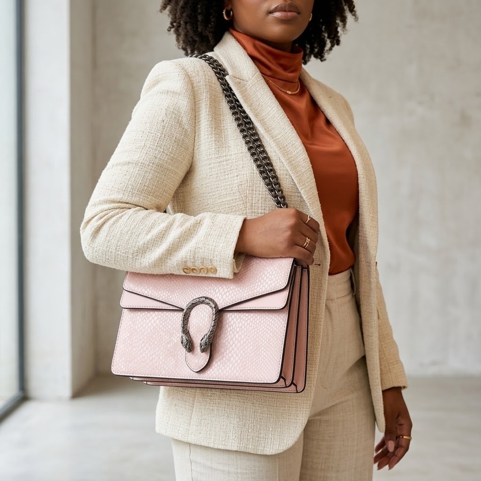 Fanciful Women Crossbody Chain Bag - Image 3