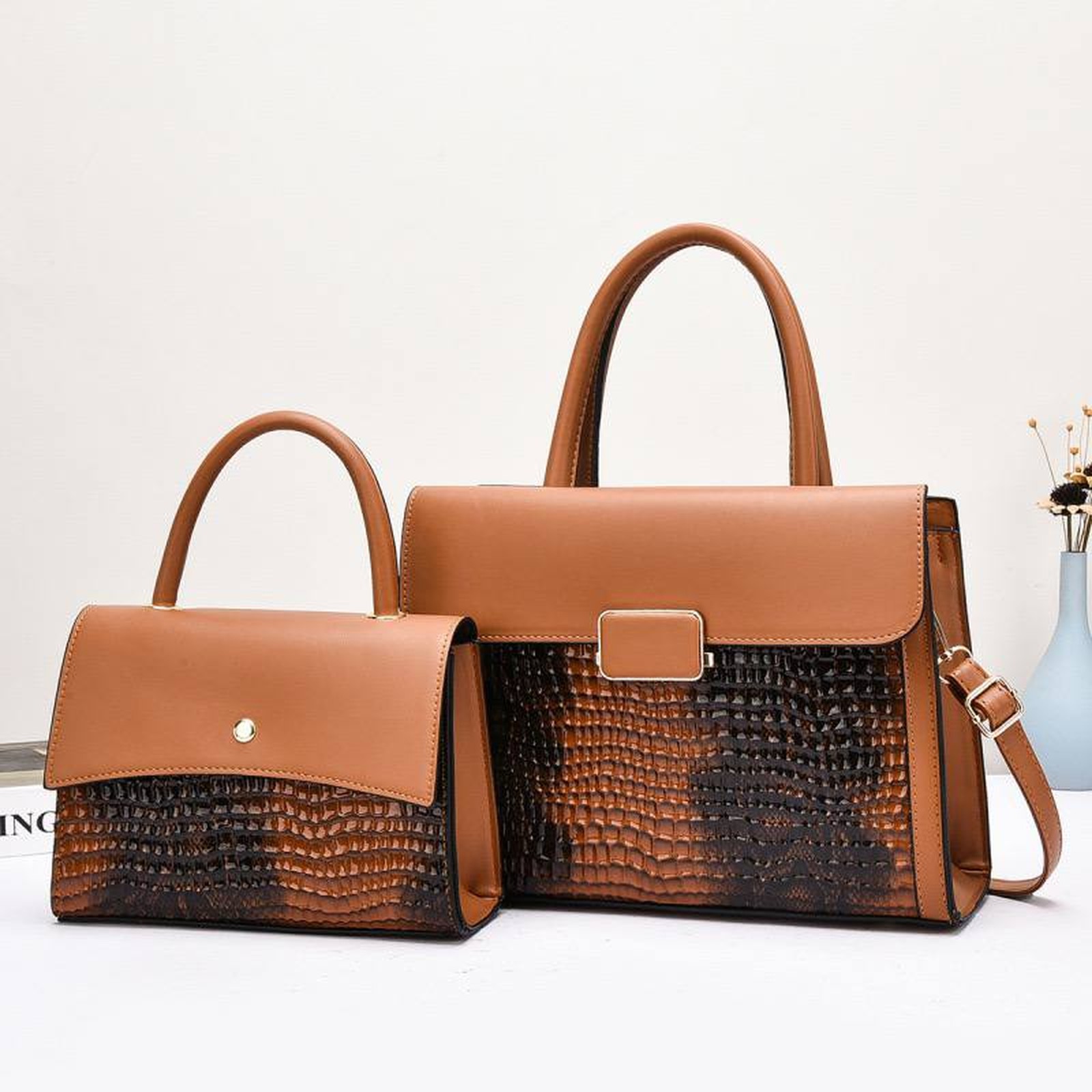 Luxurious Looking Ladies Handbag 2in1