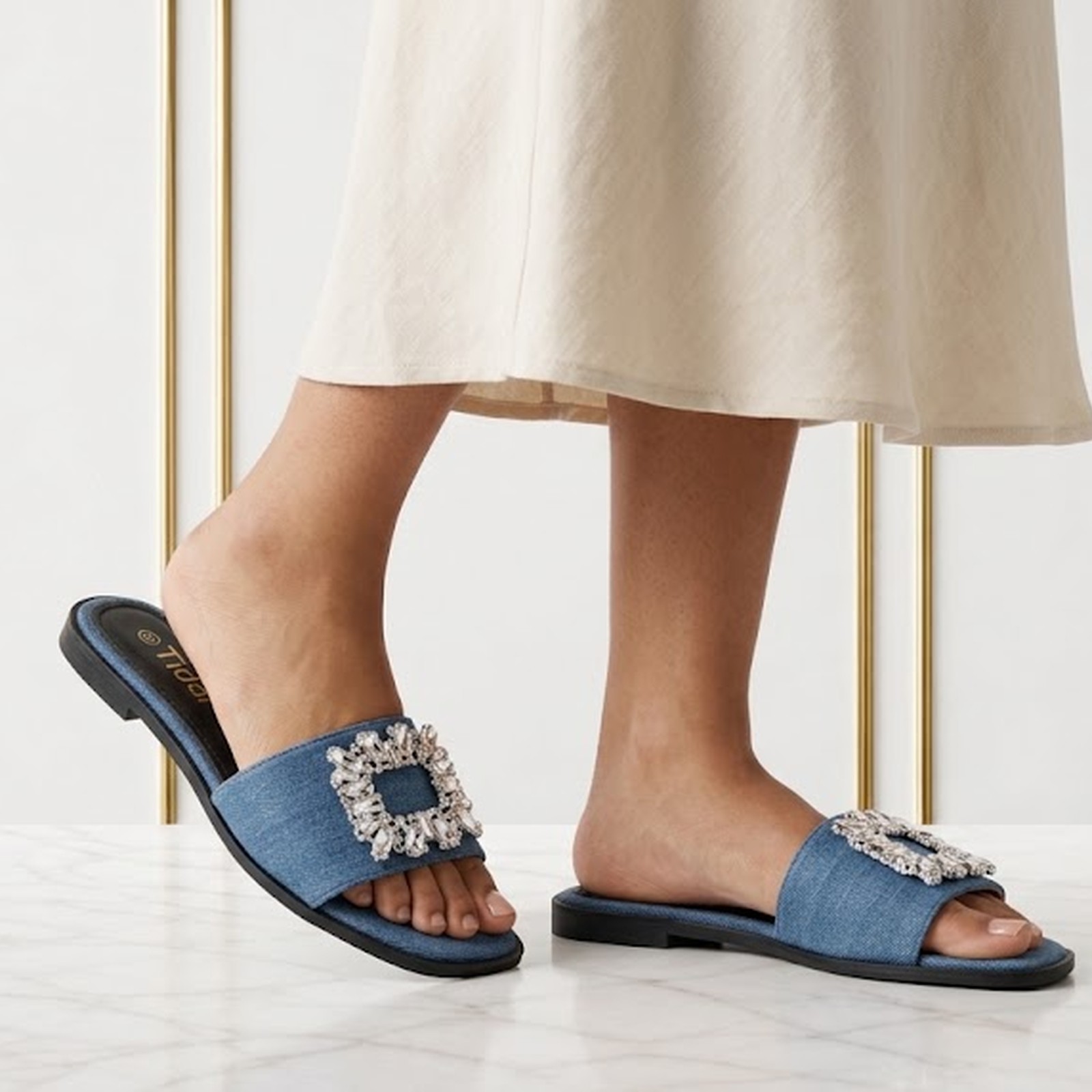 Comfy and Fashion Women Slippers (ME)