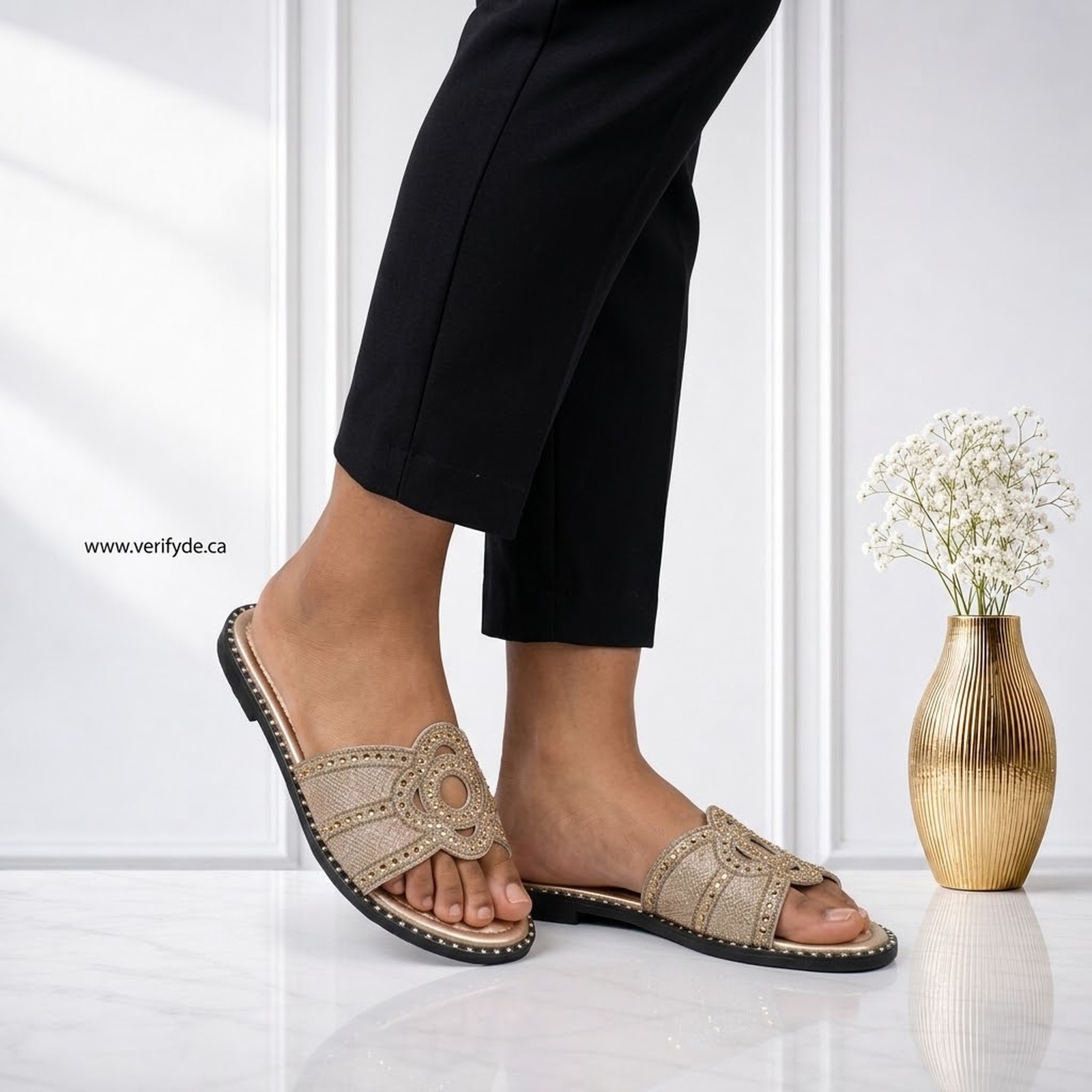 Fashionable Women Slippers (ME)
