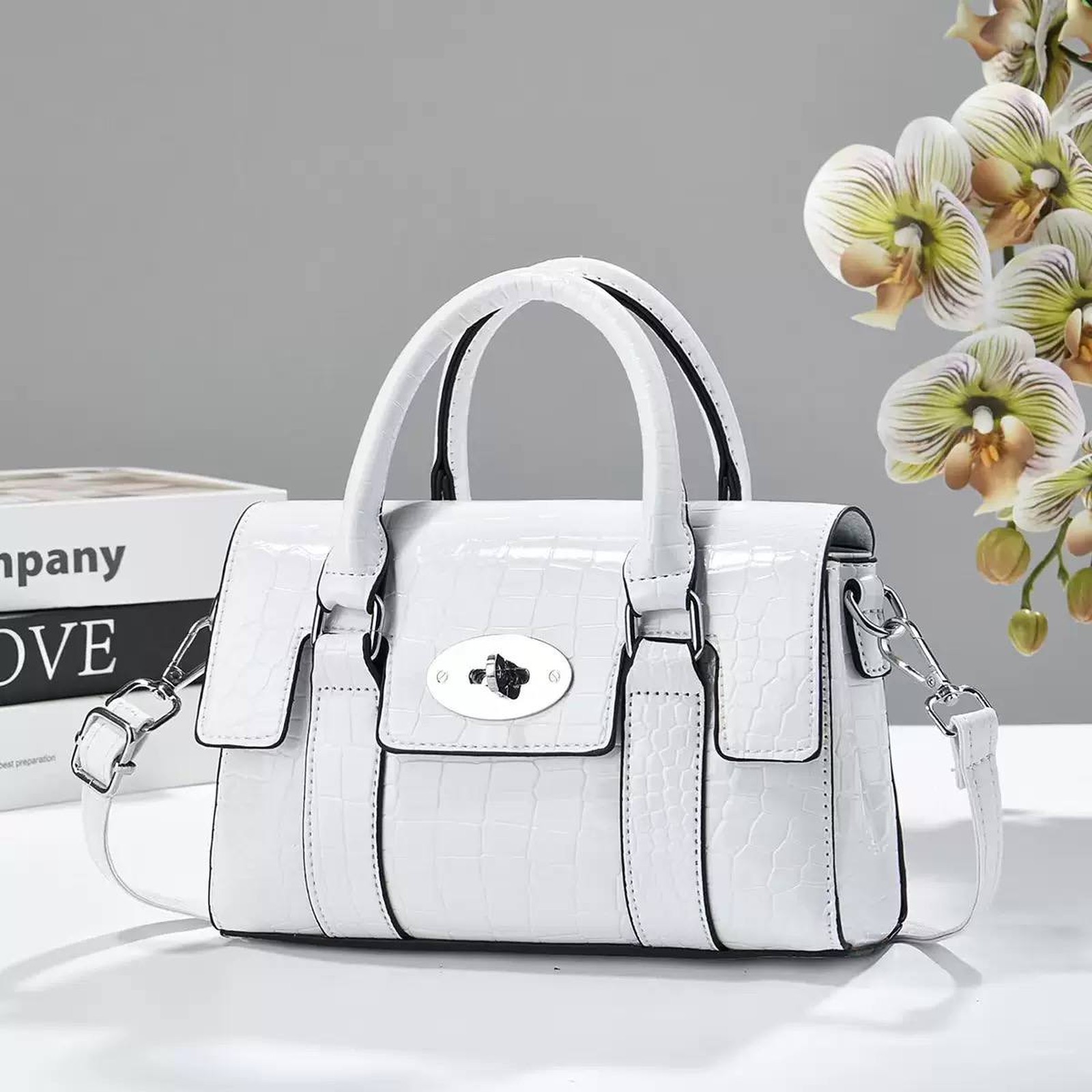 Fabulous Looking Ladies Shoulder Bag