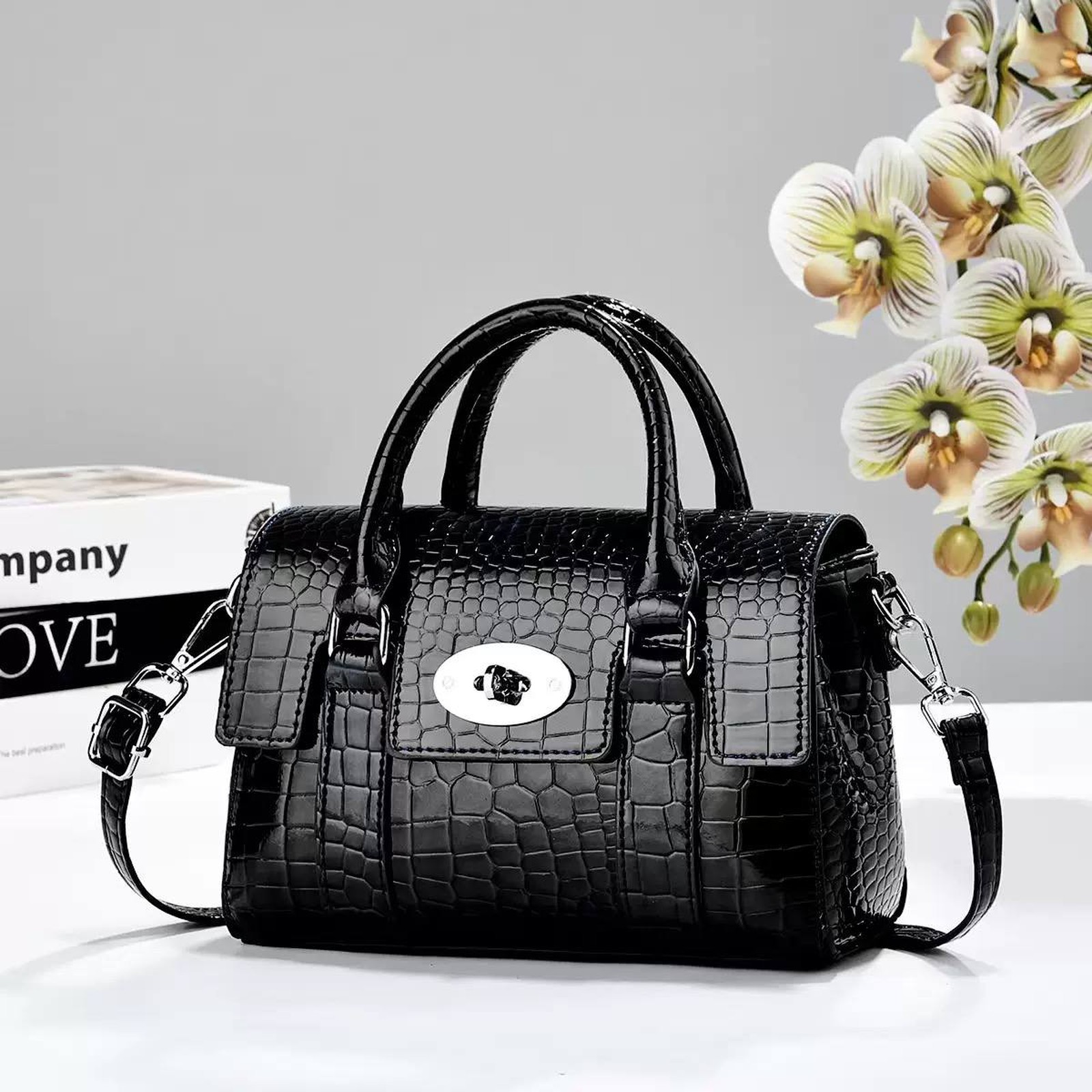 Fabulous Looking Ladies Shoulder Bag - Image 2