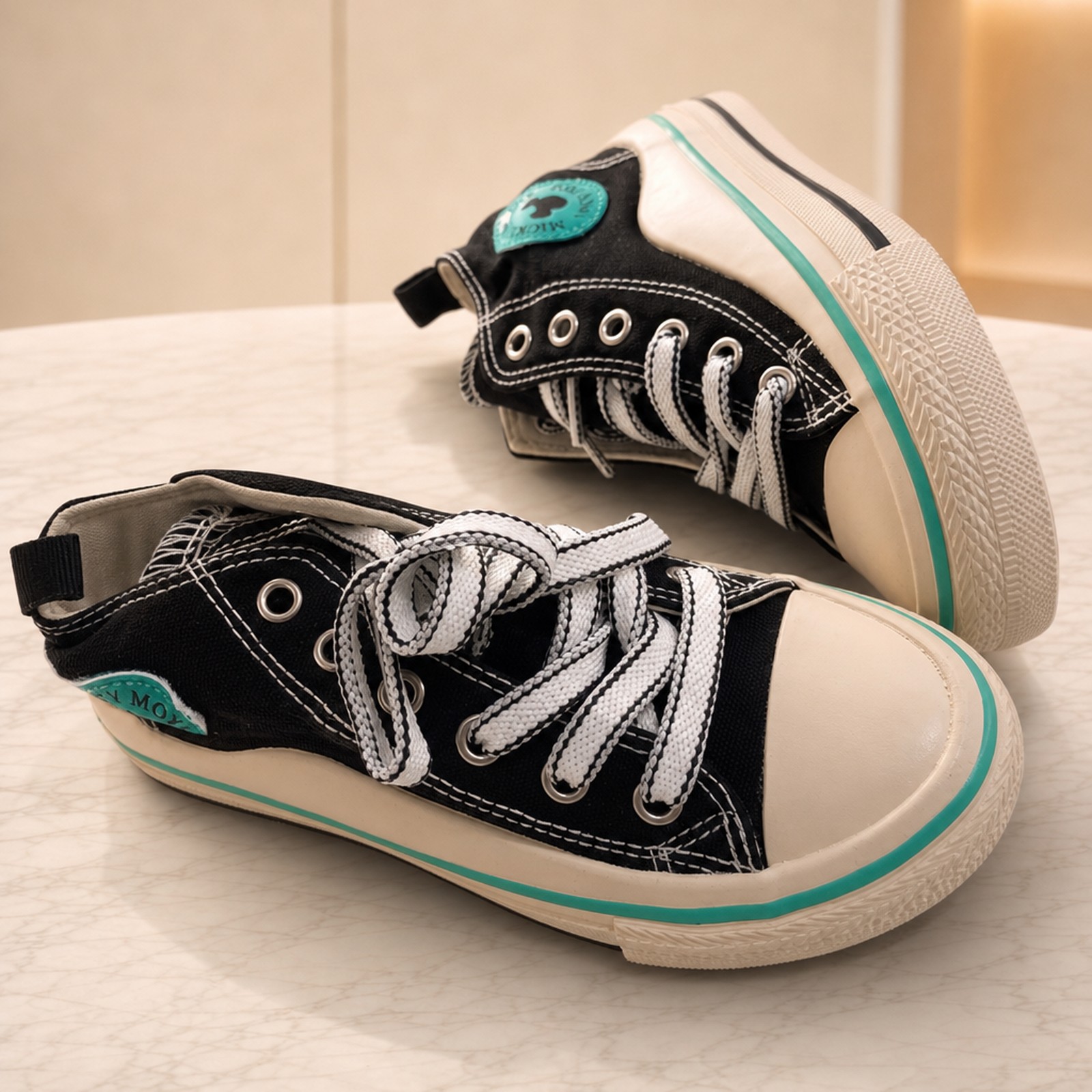 Size-28 Kids Dress Canvas Sneakers 3 to 4 years - Image 2